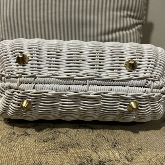 Vintage 1960s Vinyl White Wicker Handbag Purse Top Open - Picture 6 of 12